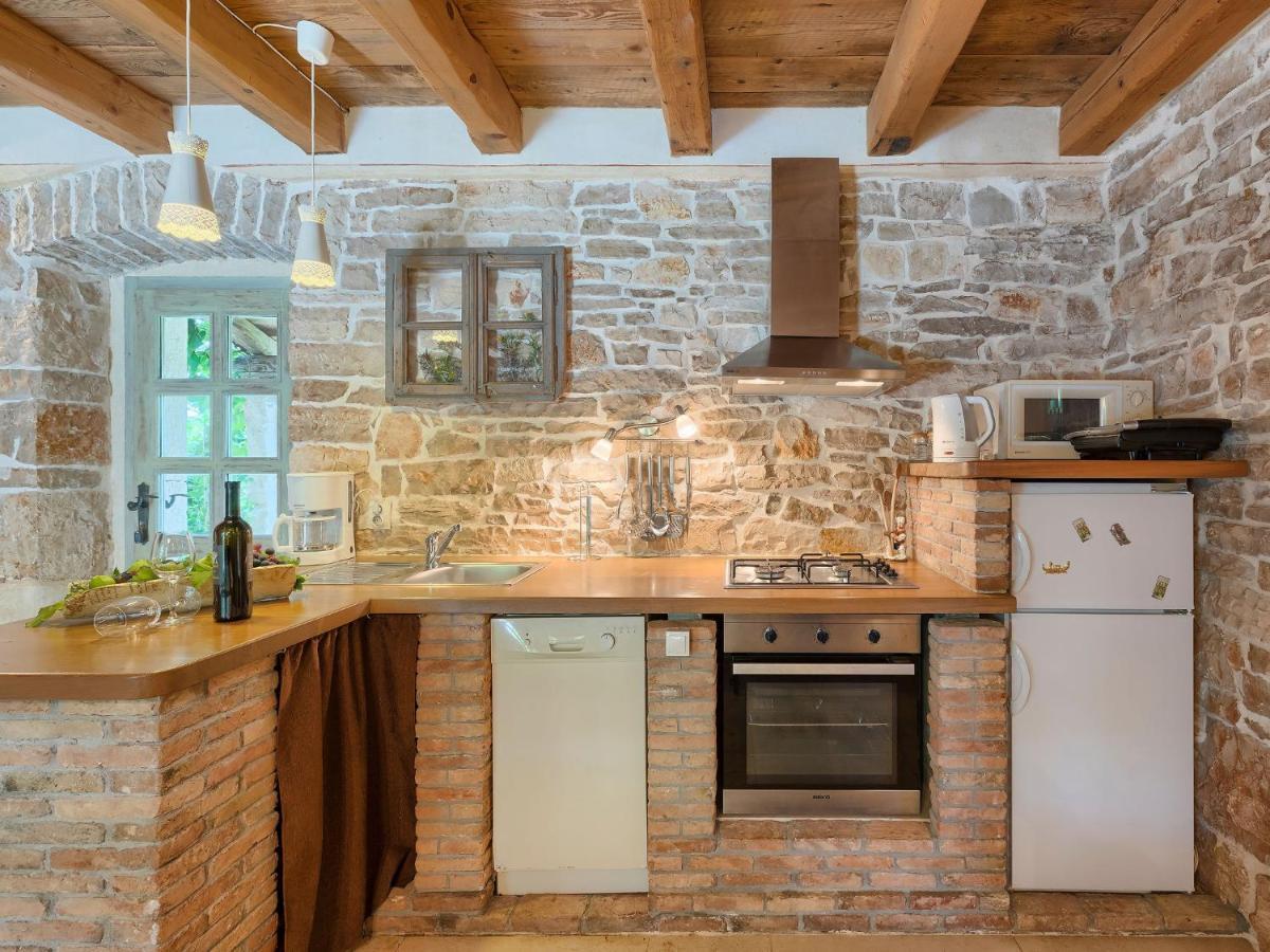 Holiday Home Hrelja - Roj418 By Interhome Zminj Exterior photo